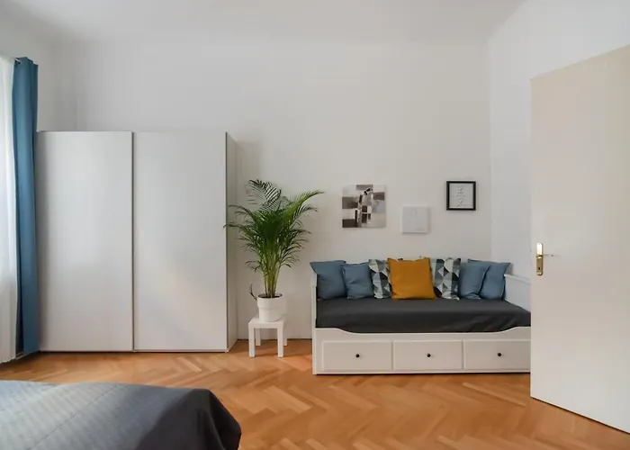 Апартаменти Zentrale Ruhelage Im Typischen Wiener Altbau *