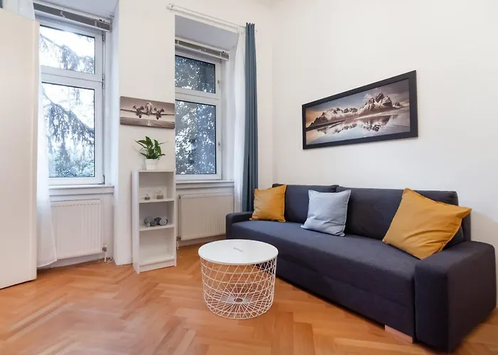 Апартаменти Zentrale Ruhelage Im Typischen Wiener Altbau *