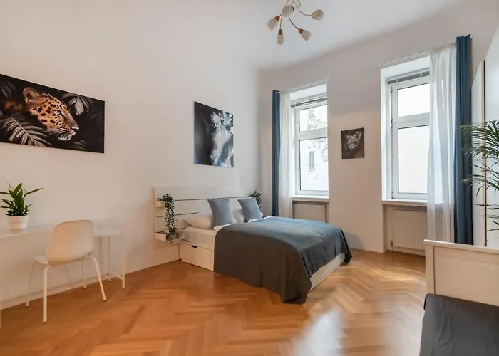 Zentrale Ruhelage Im Typischen Wiener Altbau